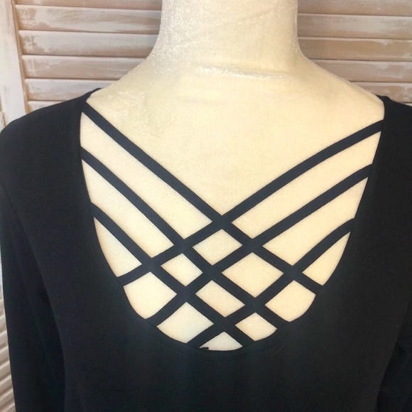 CRISS CROSS DRESS WITH POCKETS IN a BLACK - Picture 3 of 5